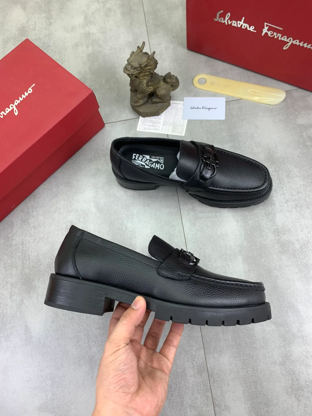 Men's Men's Shoes 💰P480💰[New Style] Water-dyed Niuli 🆘[Salvatore Ferragamo] Ferragamo's latest casual business leather shoes for men! Listed simultaneously! The fabric is made of specially imported original calfskin, and the interior is made of imported water-dyed cowhide. It is absolutely luxurious and leads the fashion trend. Matching code: 38-44 (45 and 46 can be customized) Multiple colors available